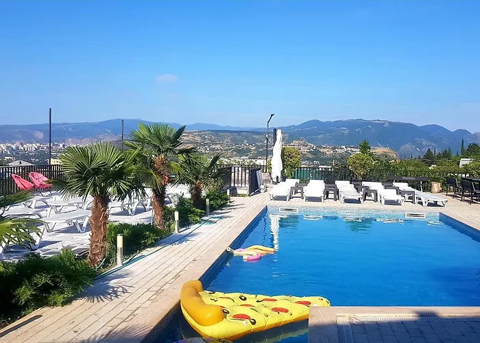 Hotel Labyrinth Pool Tbilisi