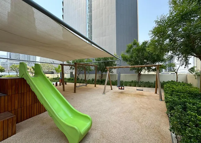 Burj Royale Condo, Close To Dubai Mall & Attractions