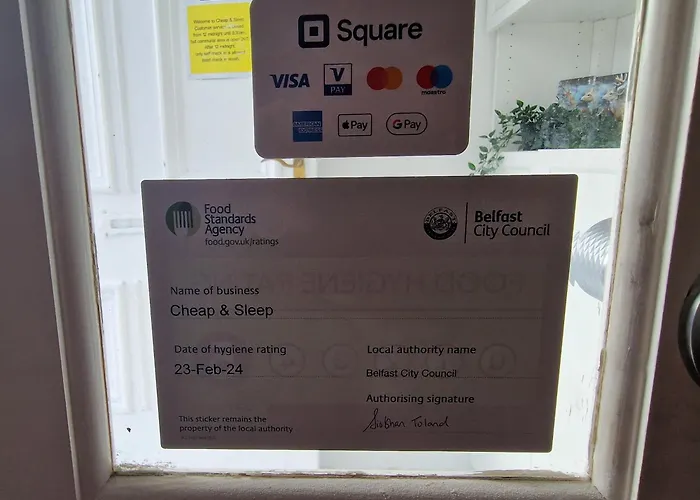 Aunty Katie'S House, Ni Tourist Board Certified & Located On The Main Oldpark Road To Belfast, With Free Continental Breakfast & Free Ultra Fast Sky Internet, Free Sky Sports & Free Sky Cinema, Self-Check In After 10Pm Gmt Hostel