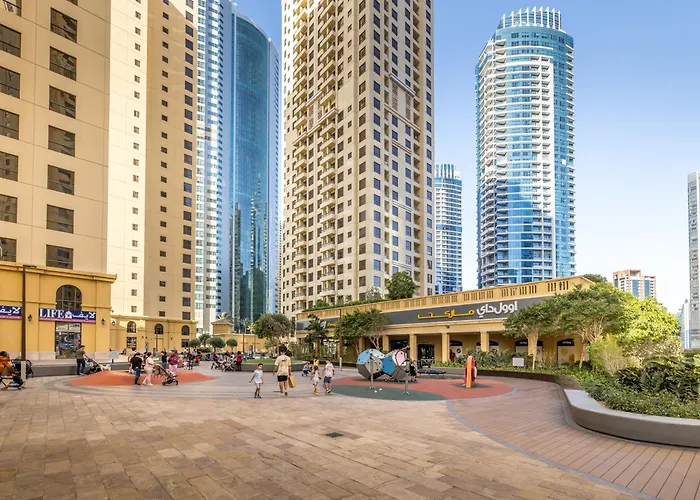 Stylish 2Br Apt Just Minutes From Beach Dubai