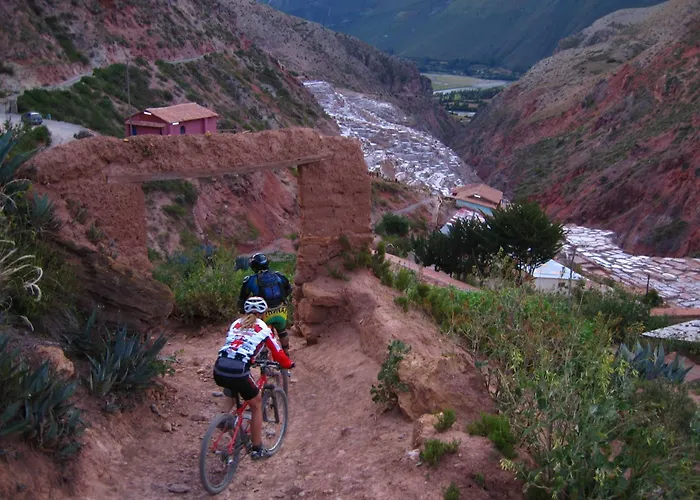 Lizzy Wasi Urubamba Hotel