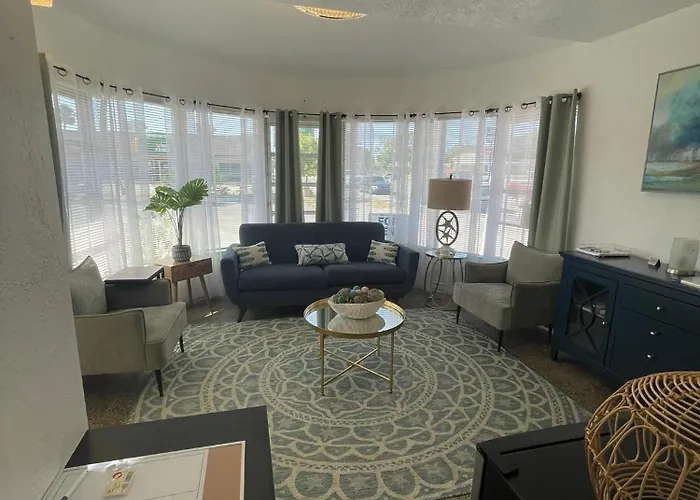 The Penthouse Hostel Daytona Beach