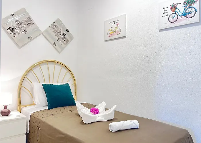☆The Peaceful Valencia Homestay☆ W/ Terrace⌘Parking⌘Bbq