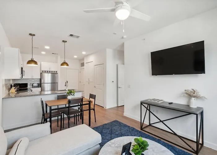 Stunning Austin Oasis With Properties By Preston