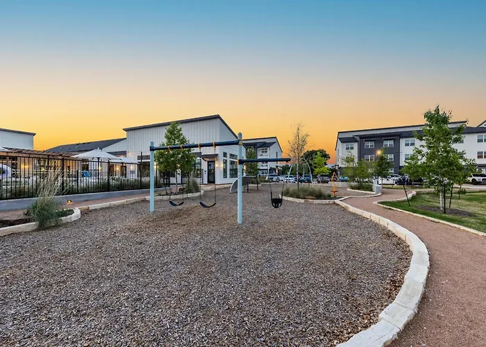 Stunning Austin Oasis With Properties By Preston
