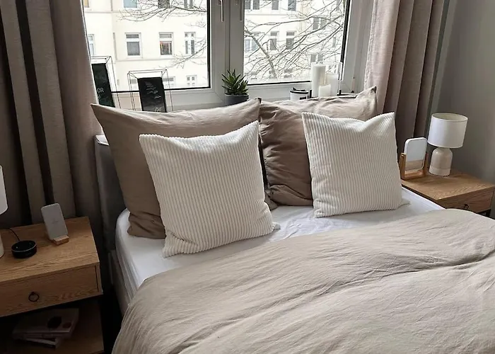 Lovely City Apartment With Balcony, Central Hamburg