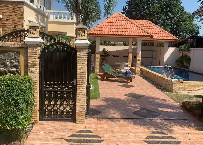 Yoch Pool Villa Pattaya