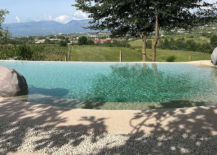 "Kasneci Residence" Countryside Villa With A Pool Tirana