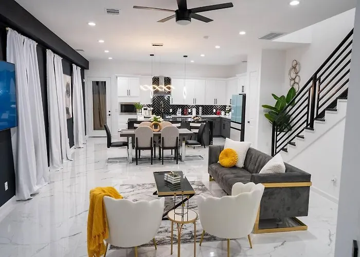 Houston Up Scale Abode Villa