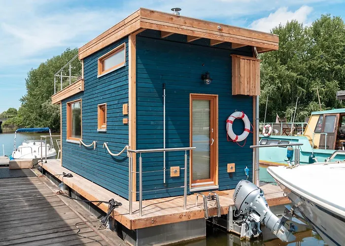 Tiny-Hausboot Irene Mit Kamin Und Dachterrassenlounge Hotel Hamburg