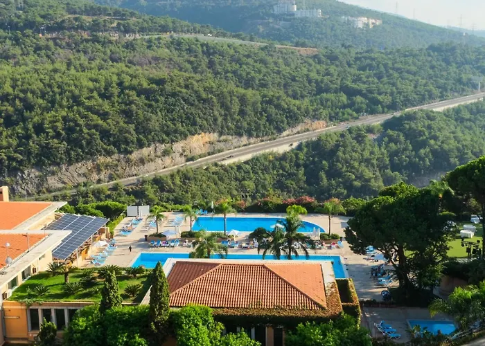 Country Lodge Hotel & Resort Beirut Zalqa