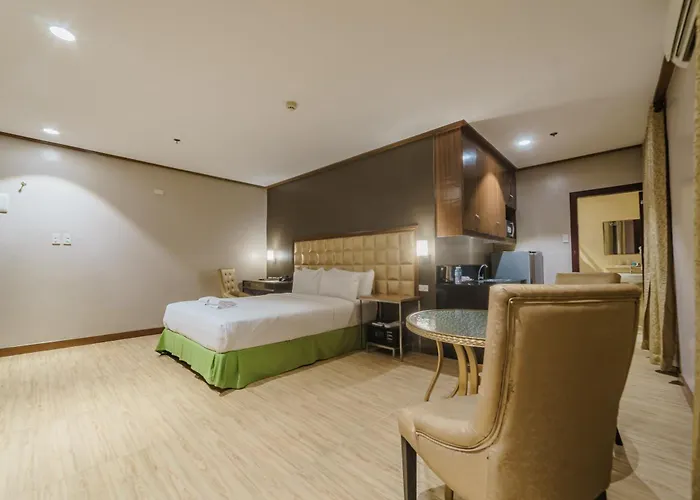 Robertson Hotel Naga 