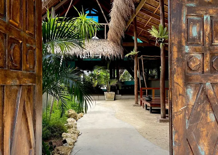 La Boheme Boutique Glamping Hotel General Luna 