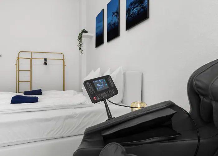 62Qm2, Massageseat, Billard-Table, King-Sized Bed Apartment Berlin