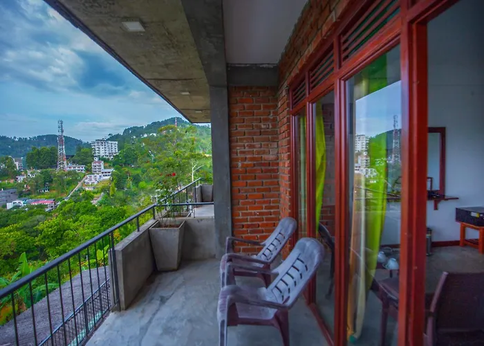 Ella Rawana Den Hotel