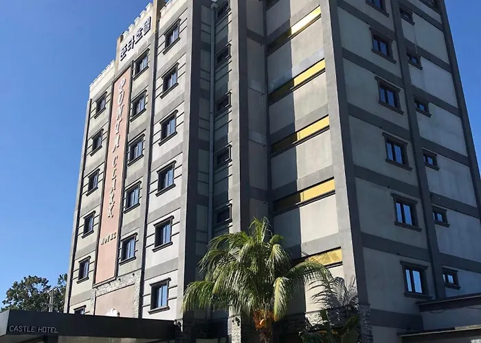 Punta Clark Hotel Clark Field