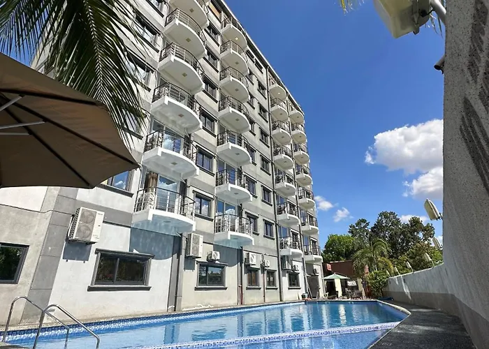 Punta Clark Hotel Clark Field