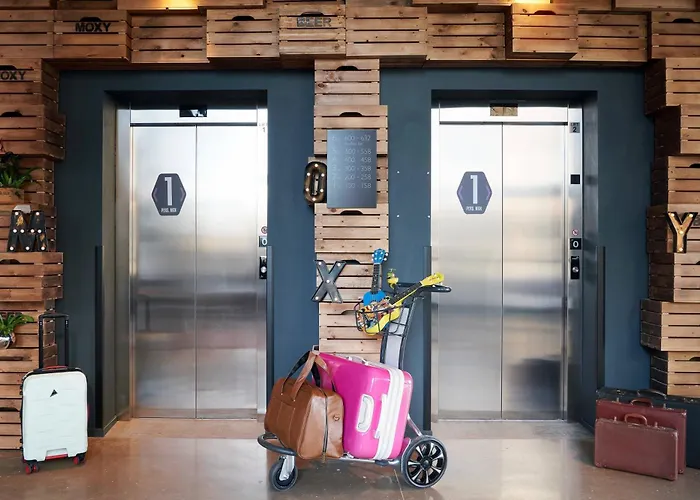 Moxy Edinburgh Hotel