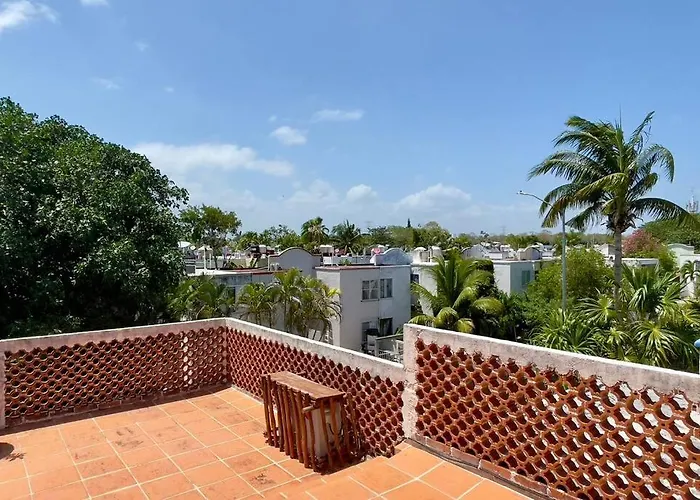 Breezy And Fresh House With Roof Just 25 Min Walk To Sea Villa Playa del Carmen