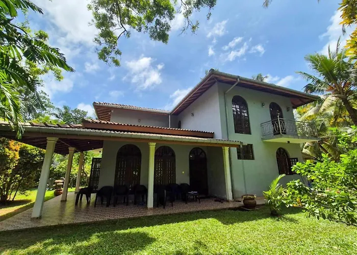 Hikkaduwa Green Villa