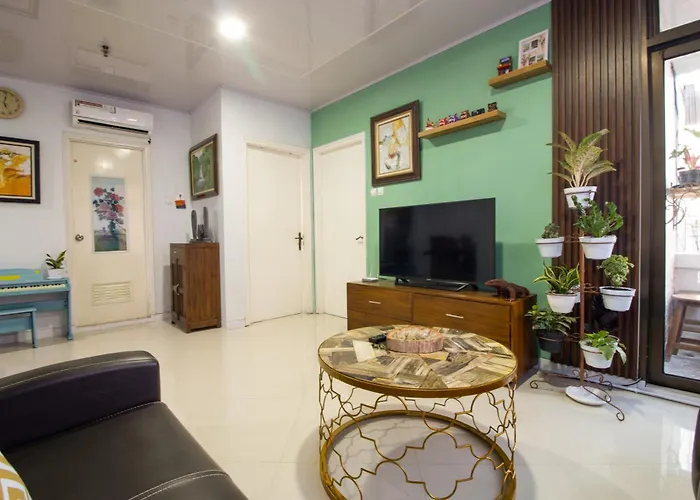 Cozy And Spacious Apartment In The Heart Of Yogyakarta Kejayan