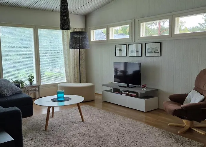 House With2 Bedroom, Bath, Sauna, And Big Yard Hyvinkaa