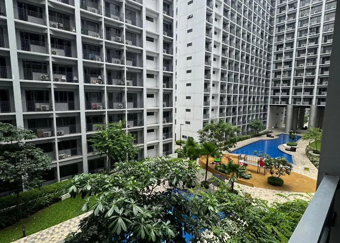 Katkat Shore 2 Staycation Manila
