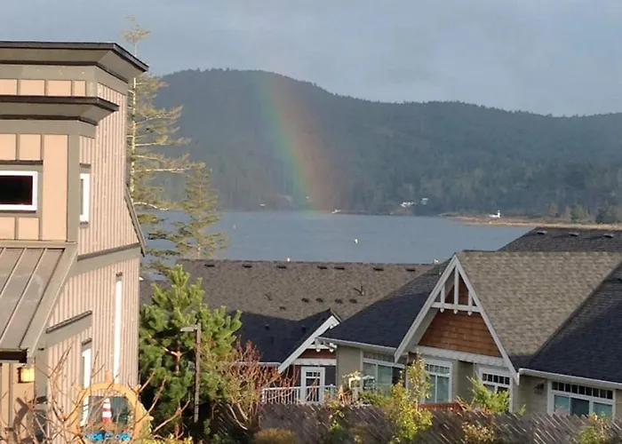 Upscale Sooke Vacation Rental