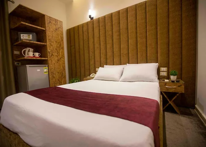B&G Vlncia Hotel Dontown Cairo