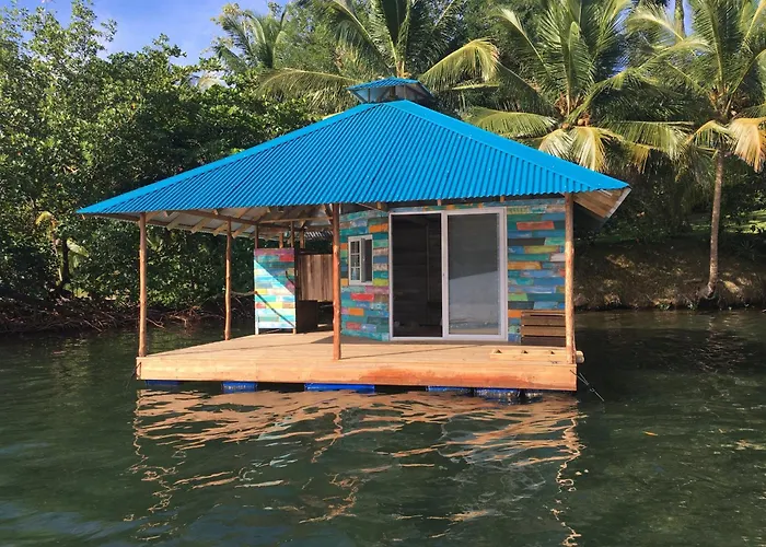 El Toucan Loco Floating Lodges Tierra Oscura