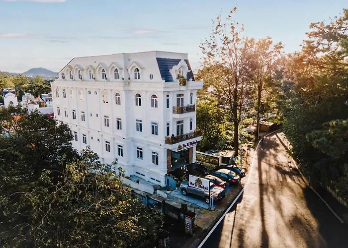 Be U Hotel Da Lat