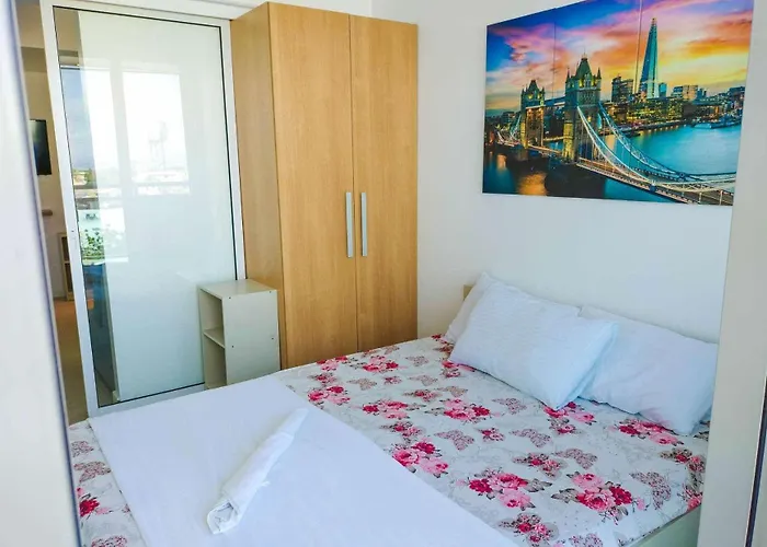Cozy 2 Bedroom With Blacony Manila