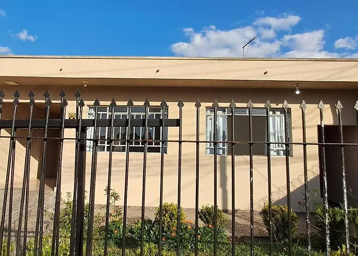 Casa Bem Localizada Em Curitiba Villa