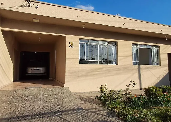 Casa Bem Localizada Em Curitiba Villa