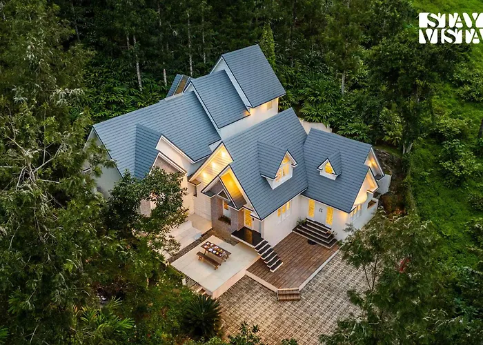 Stayvista At Mathikettan Homestay - Pet Friendly & Heater Munnar