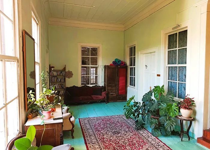 Lotus Garden Hostel İzmir