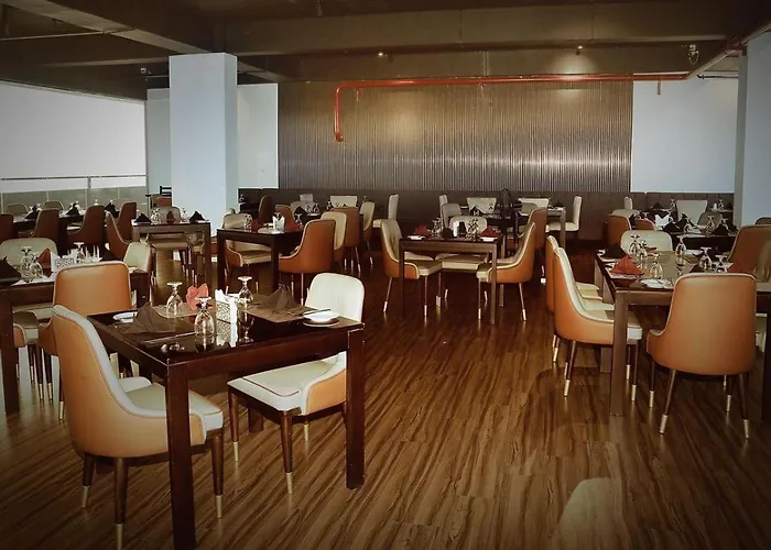A1 Apartments At Ocean Breeze Residency Negombo