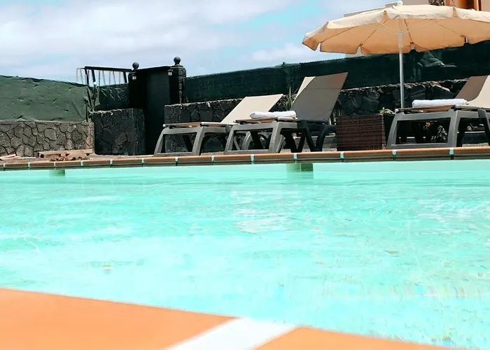 Burgado Beach Playa Blanca 