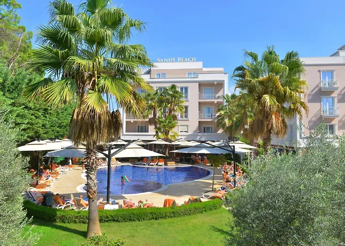 Sandy Beach Resort Golem 