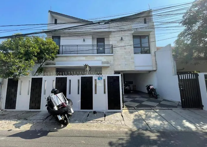 Oyo 93500 Rizki Residence Tos Syariah Jakarta