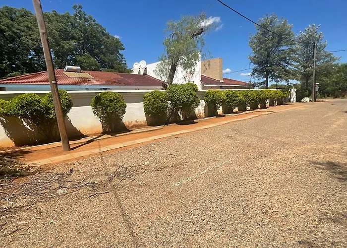 Laronza Bed And Breakfast Francistown