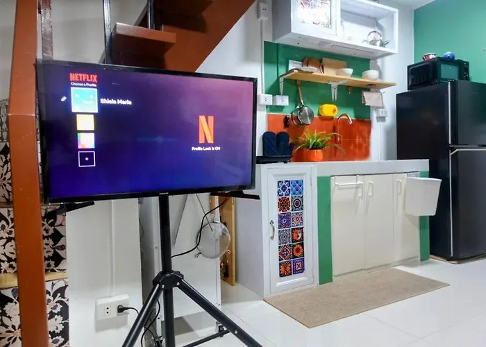 Vinta With Netflix And Vinyl Player And Washer Puerto Princesa