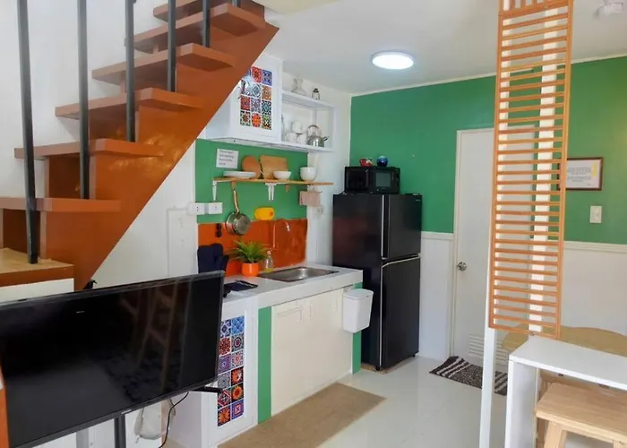 Vinta With Netflix And Vinyl Player And Washer Puerto Princesa