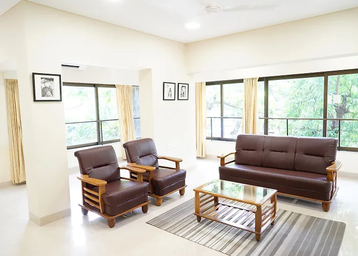 Large, Modern, Private 3Bhk, Khar West, Mumbai Apartment