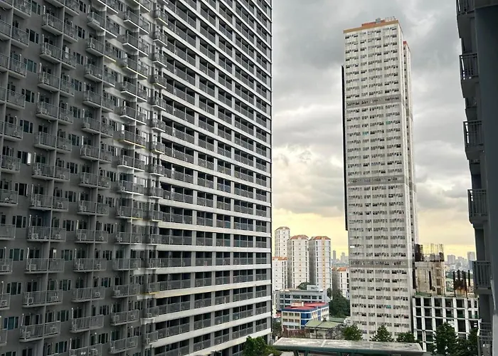 Balay Mulano At Fame Residences Mandaluyong City L With Balcony Pool View L 200Mbps Wifi Manila