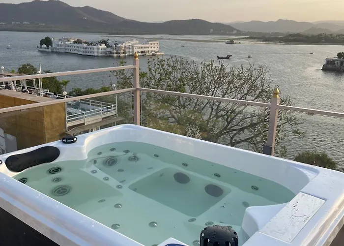 Sheeshmahal By Oladar Hotel Udaipur