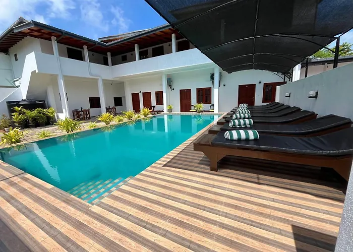 Sundowners Guesthouse Hikkaduwa