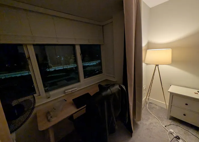 Pvt Ensuite Room ,25 Mins Train To City Center Dublin