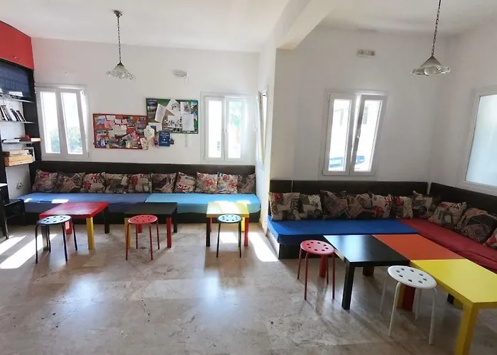 Fira Backpackers Place