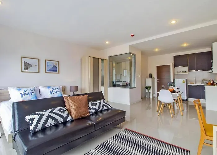 Chic Condominium Karon B201